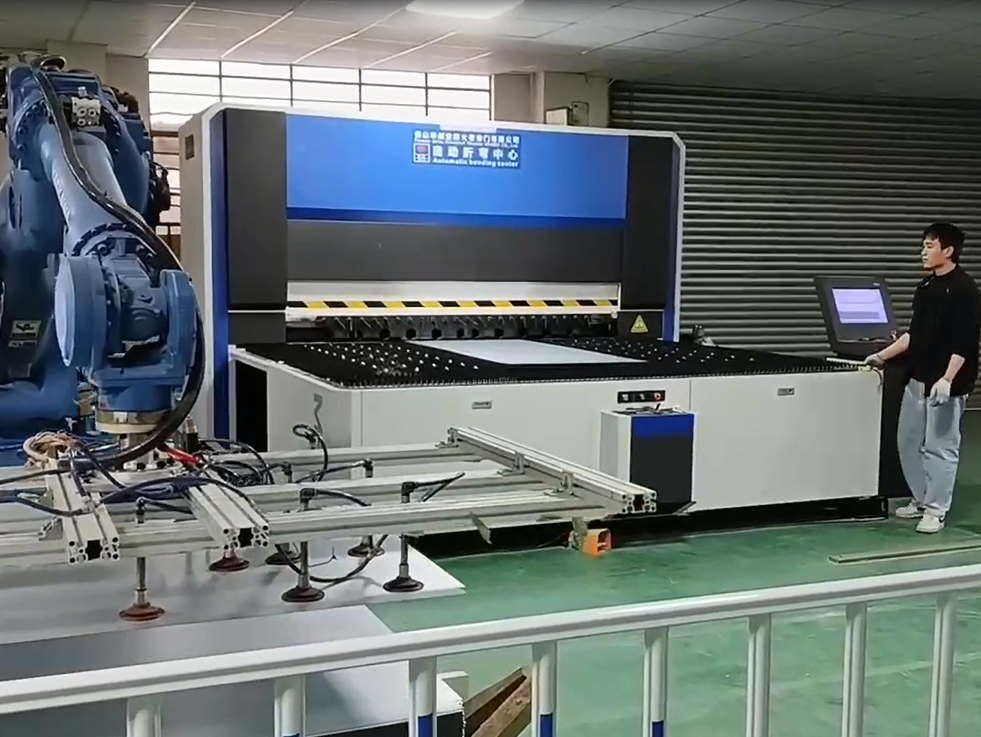 Fully automatic bending machine and robotic arm complete door panel bending
