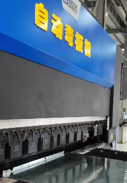 Easy and fully automatic bending of cabinets