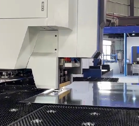 Sheet metal composite machine