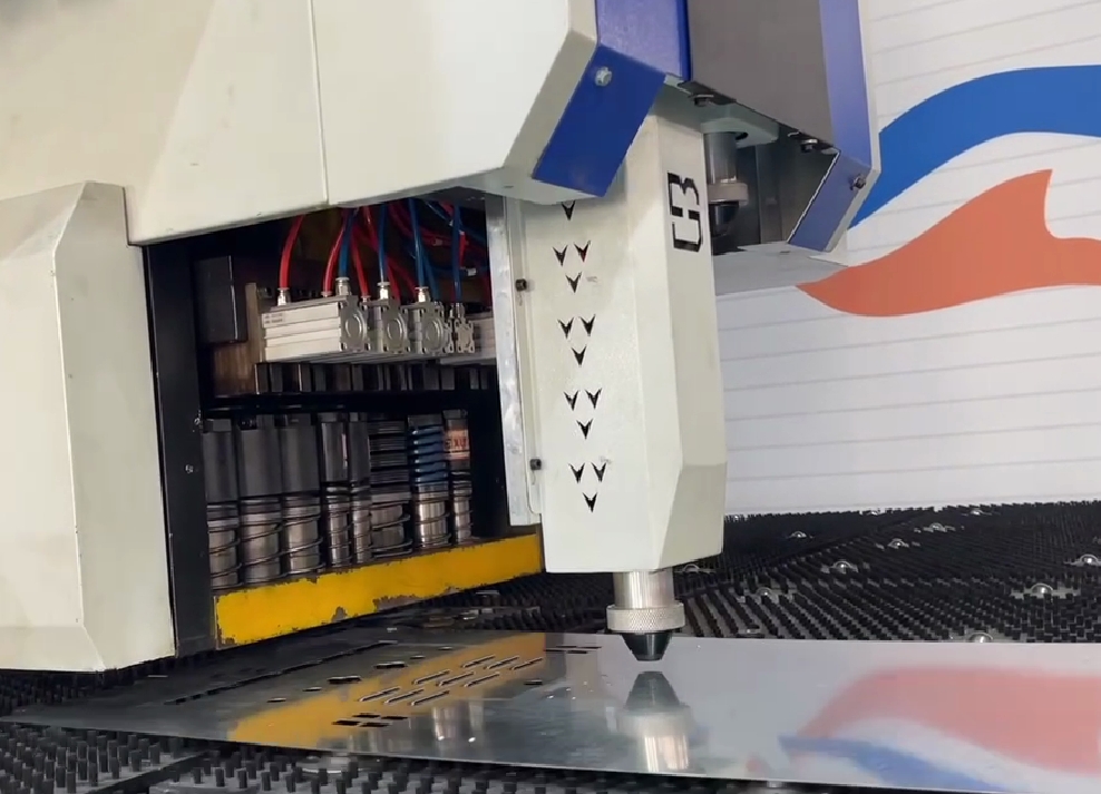 CNC punching composite machine teeth tapping effect